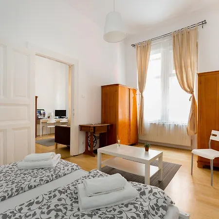 Apartment Kazinczy 32/ii-piano Central